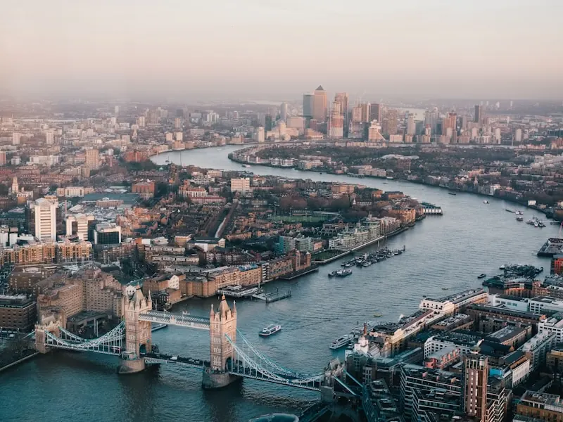 londra ve thames nehri