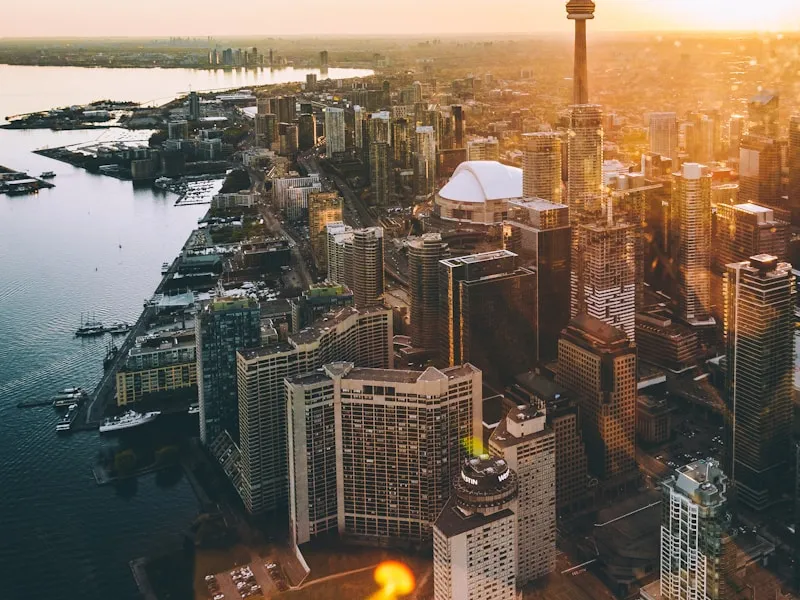 toronto silüeti ve cn kulesi