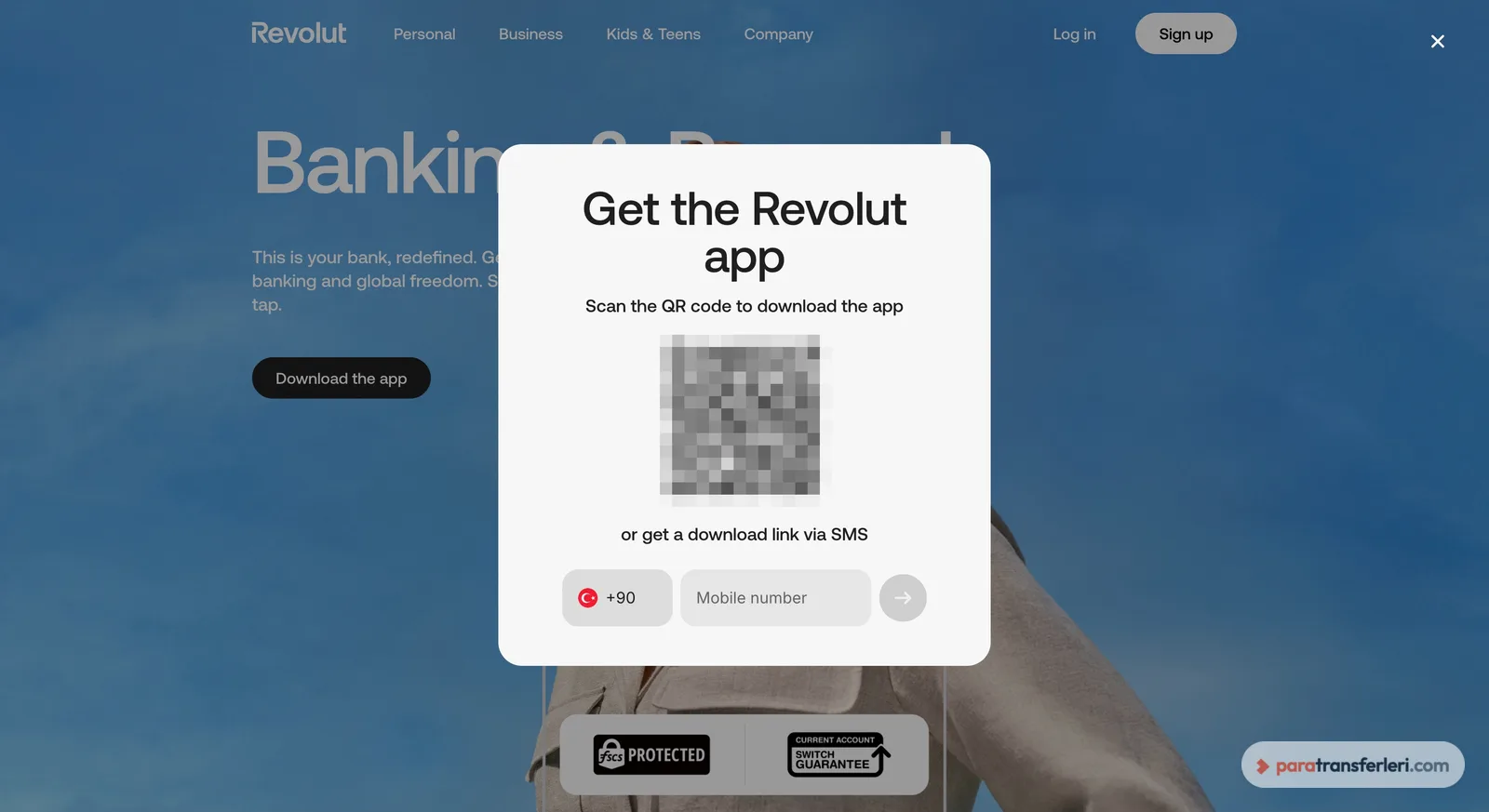 Revolut kayıt penceresi: masaüstünden kayıt yok, site QR kod ile mobil uygulamaya yönlendiriyor (kod bulanıklaştırıldı)